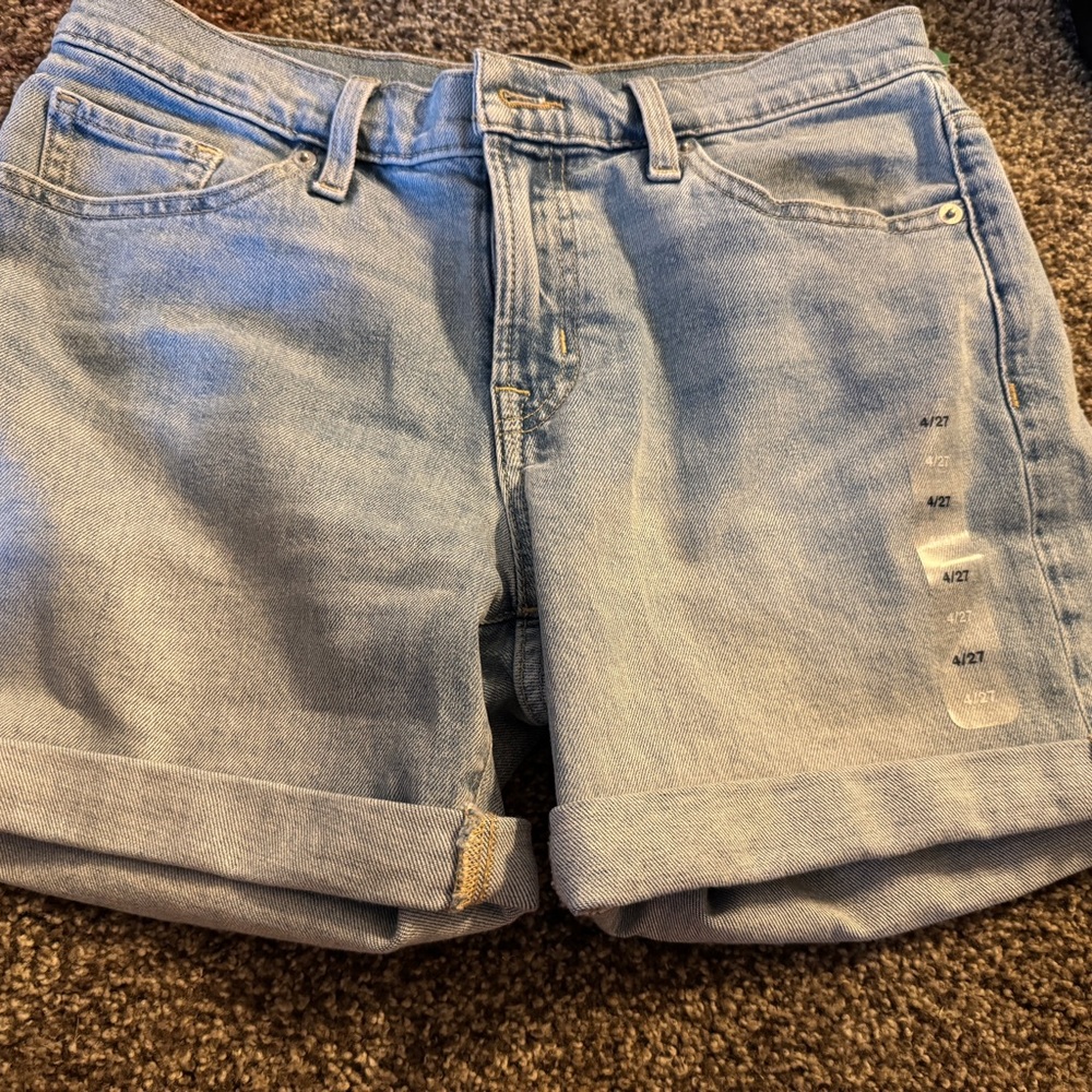 Gap Brand Light Blue Denim Women's Shorts. NEW